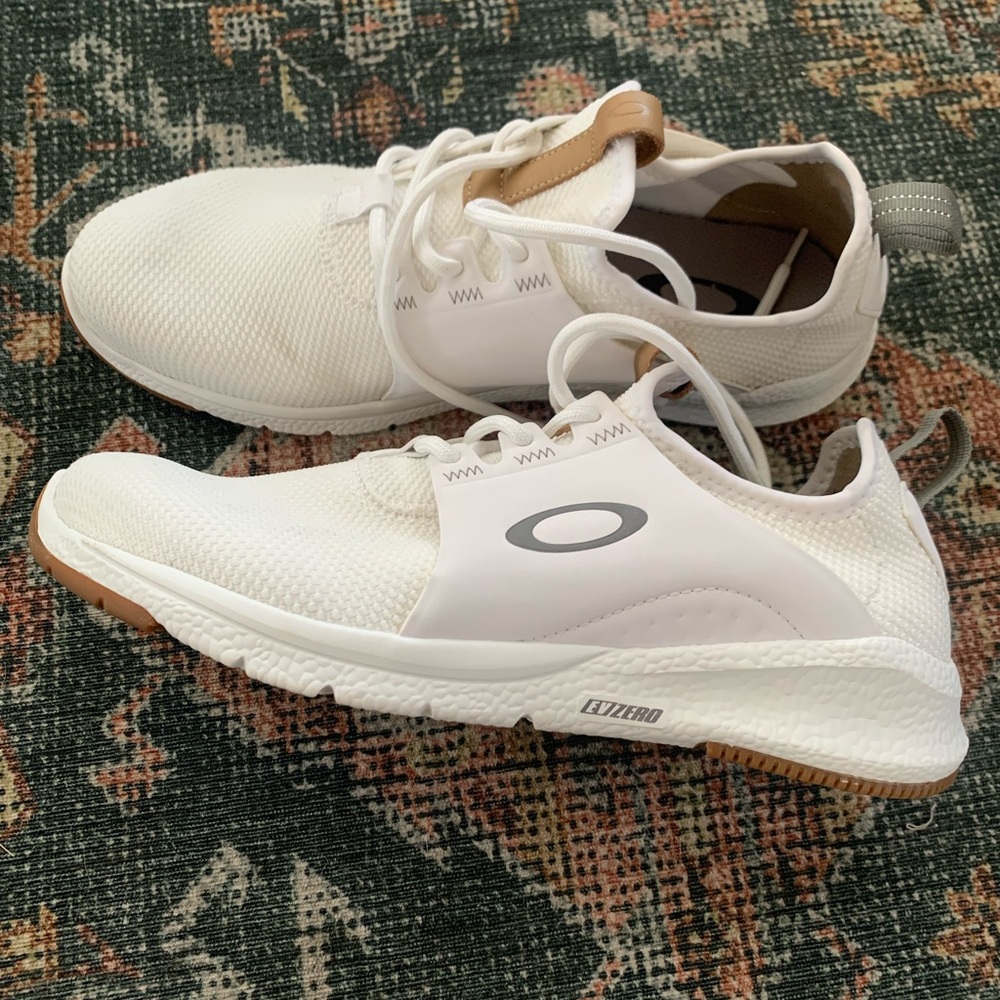 Oakley Dry Men’s size 10 EU44